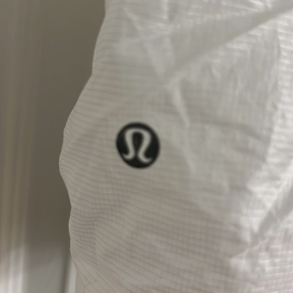 Stuff Pocket Lululemon Reflective Light Weight Wi… - image 5